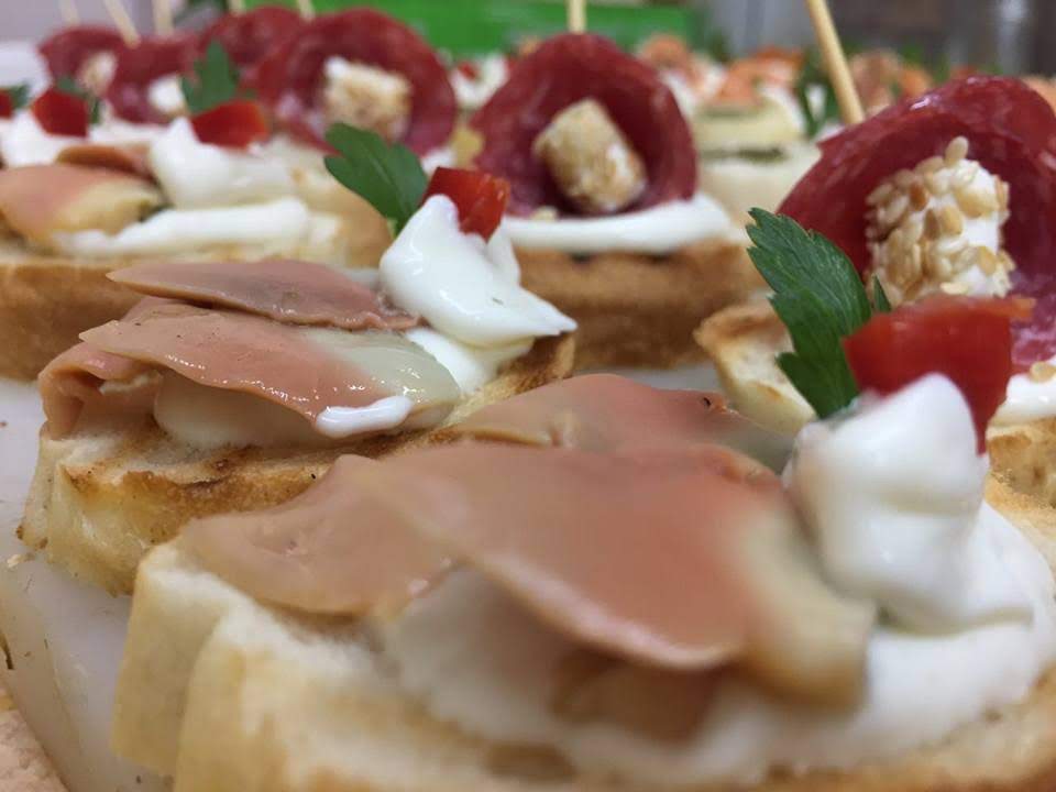 Canapes Salami Jamon Detalle